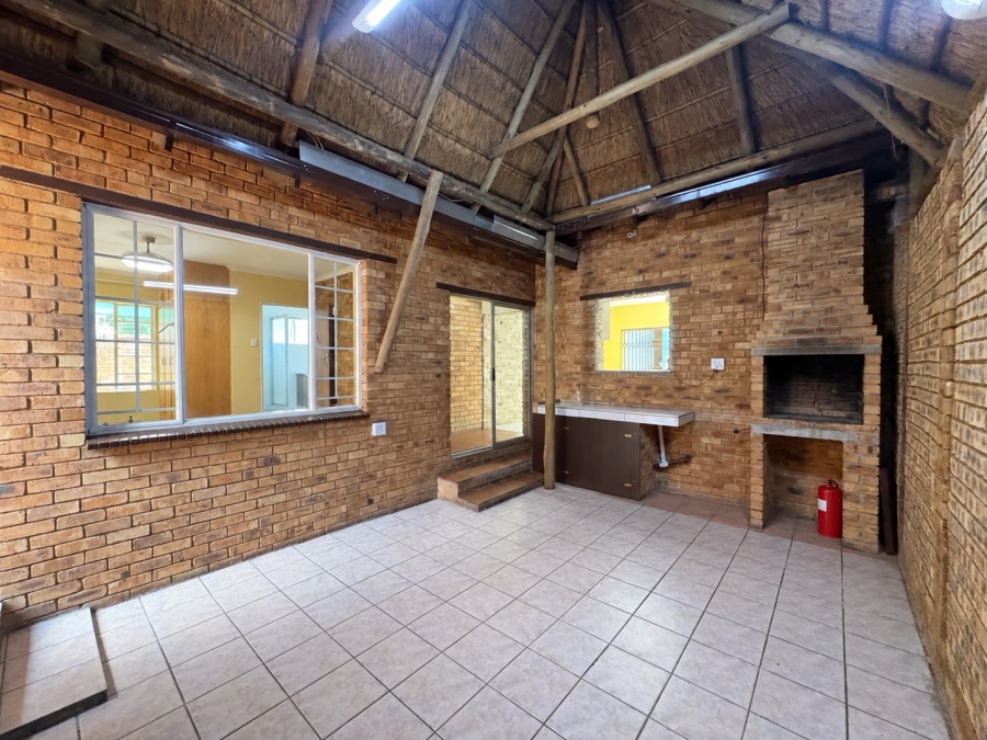 3 Bedroom Property for Sale in Safari Gardens North West